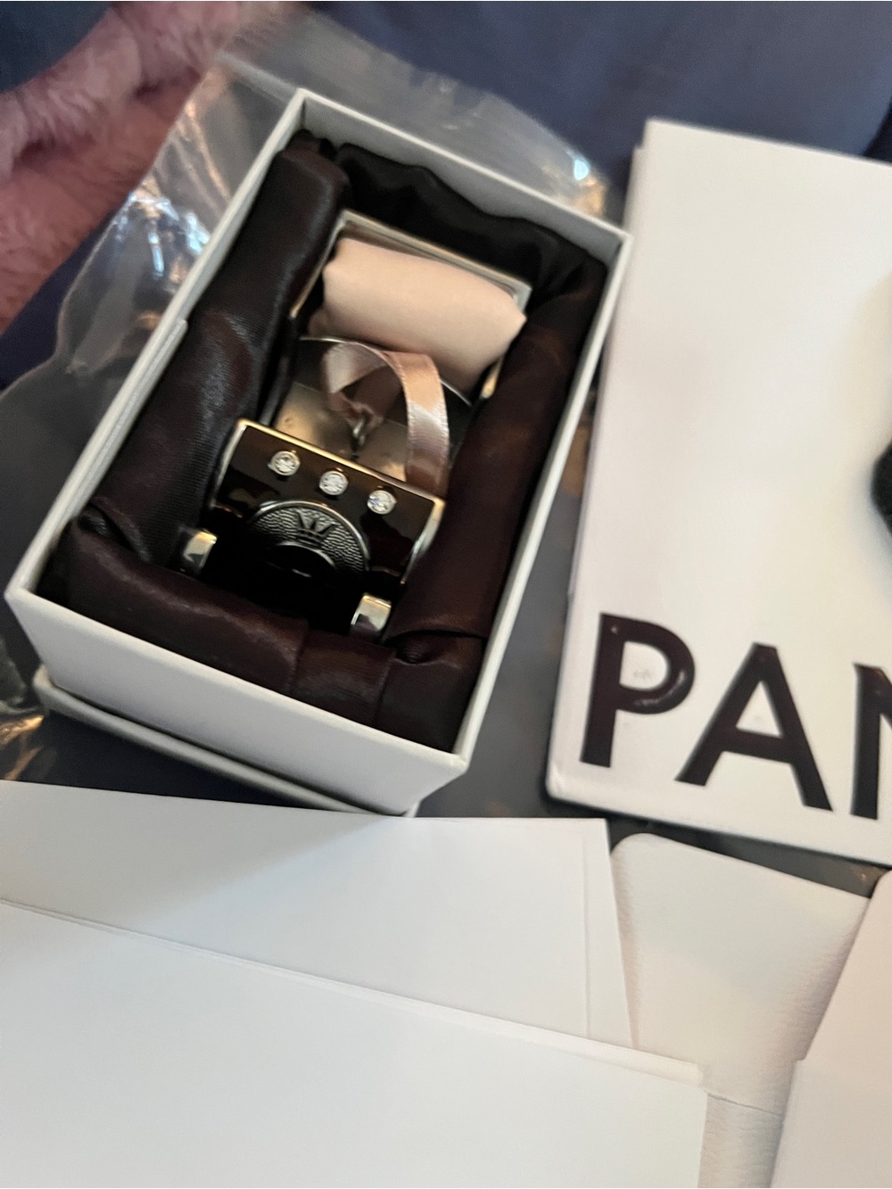 🎀 Pandora Packing and Supplies Bonus: Ornament 🎀 - Picture 2 of 11